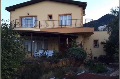 Nice 4 Bedroom Villa For Rent Location Lapta Girne North Cyprus (KKTC)(Communal Swimming Pool)