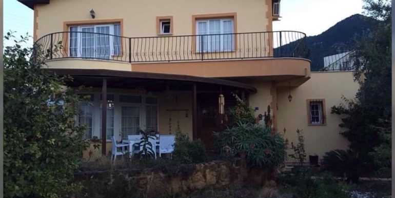 Nice 4 Bedroom Villa For Rent Location Lapta Girne North Cyprus (KKTC)(Communal Swimming Pool)