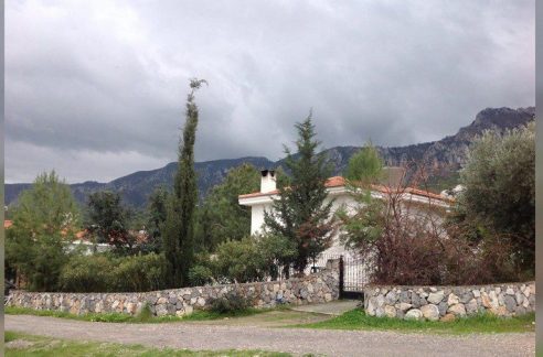3 Bedroom Villa For Rent Location Near Hasan Uzun Petrol Pump Alsancak Girne (Villa with Great Location private swimming pool And Rent Price Shock Don't miss this) North Cyprus KKTC TRNC