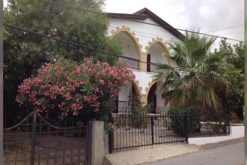 Traditional well-presented bright and spacious 3 Bedroom Villa For Sale Location Yesiltepe Girne North Cyprus KKTC