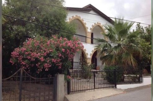 Traditional well-presented bright and spacious 3 Bedroom Villa For Sale Location Yesiltepe Girne North Cyprus KKTC
