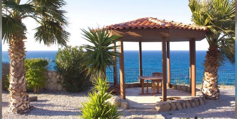 Sea Front, Exotic, 3 Bedroom Villa For Sale Location Morlais Bahçeli Kyrenia North Cyprus KKTC