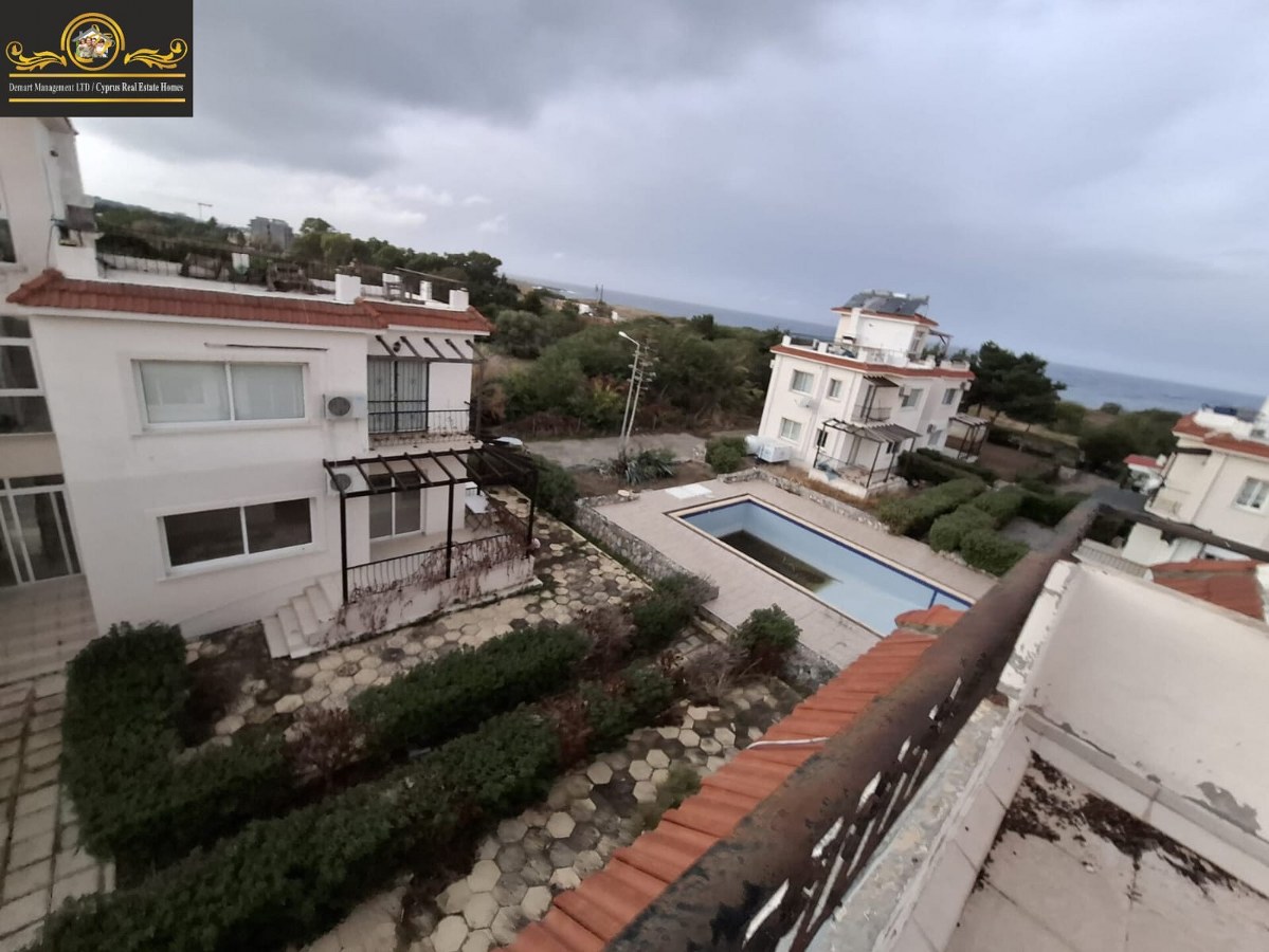 2 Bedroom Terrace Apartment For Sale Location Lapta Coastal Walkway Girne (Lapta Yuruyus Yolu Kyrenia)(Communal Swimming Pool) North Cyprus KKTC TRNC