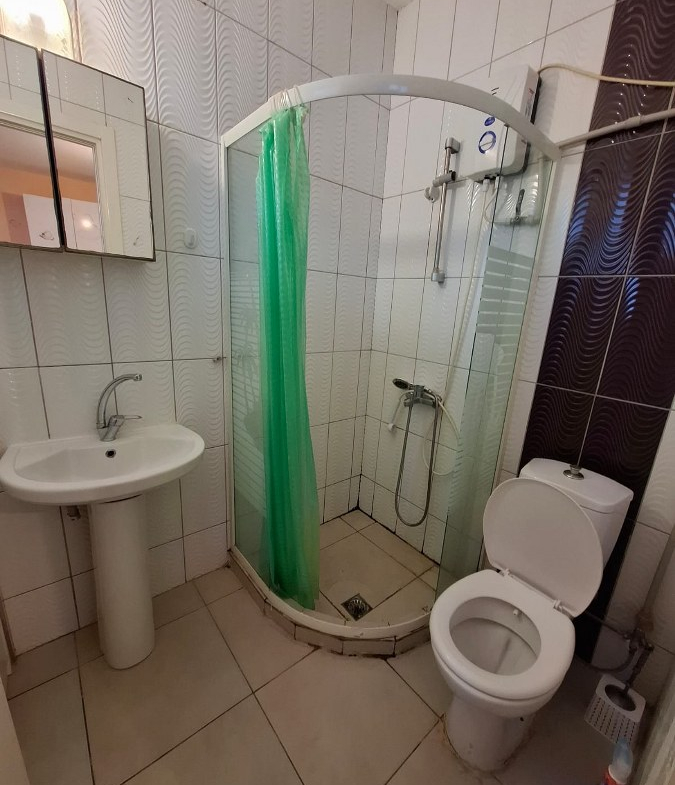 675