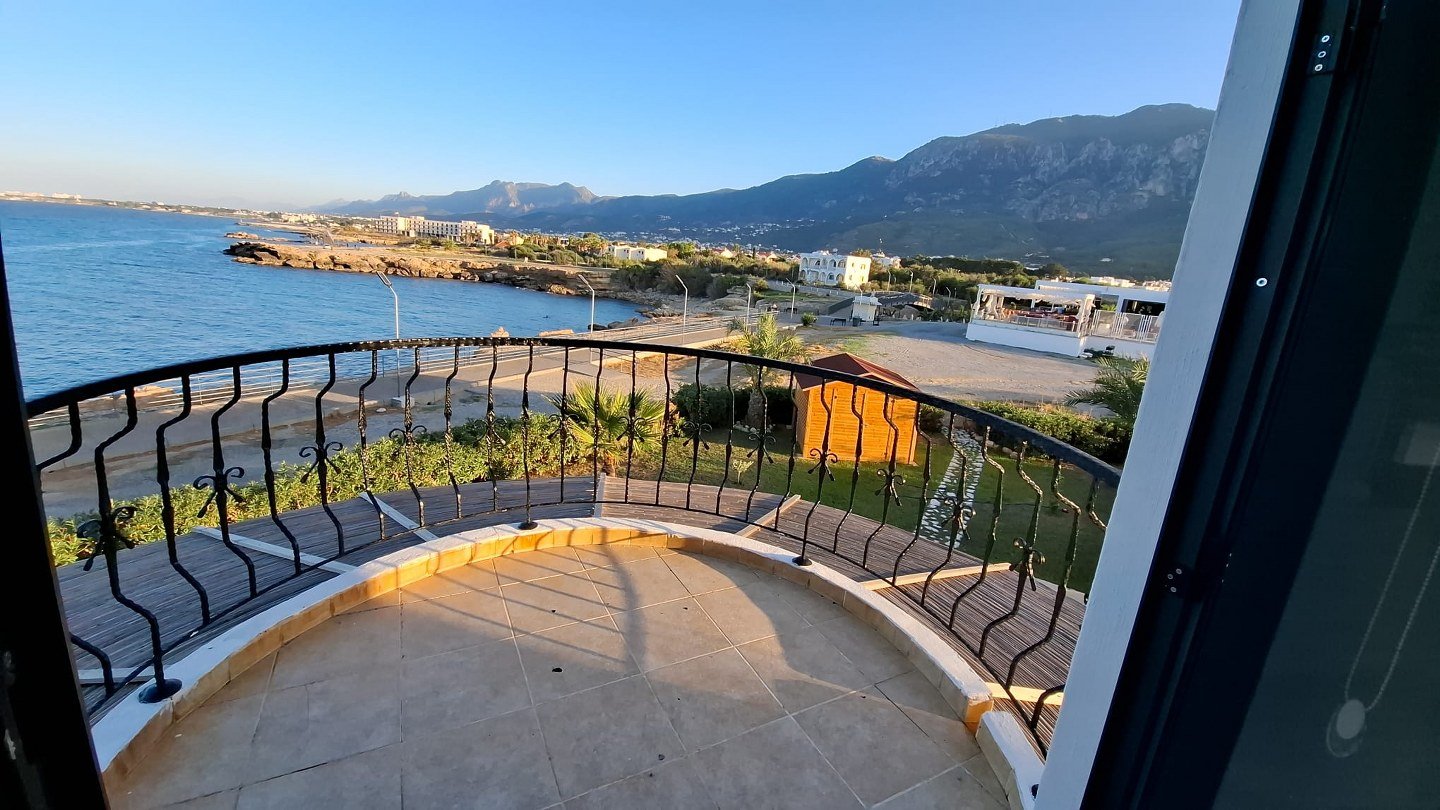 27 3 Bedroom Terrace Apartment For Rent Location Lapta Coastal Walkway Girne (Lapta Yuruyus Yolu Kyrenia)