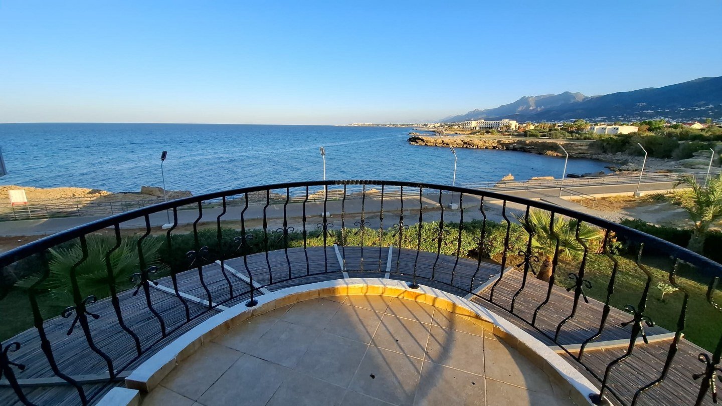 28 3 Bedroom Terrace Apartment For Rent Location Lapta Coastal Walkway Girne (Lapta Yuruyus Yolu Kyrenia)