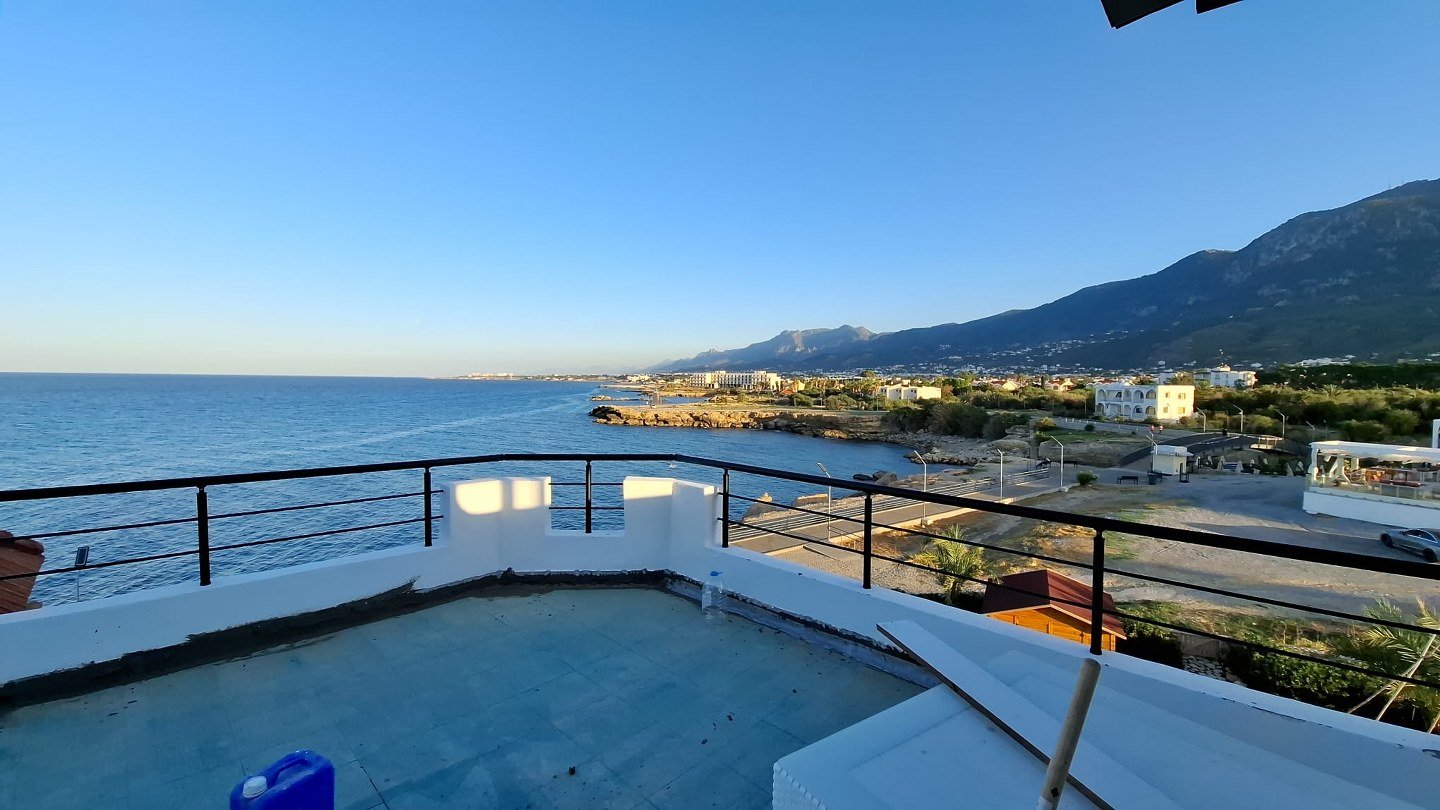 31 3 Bedroom Terrace Apartment For Rent Location Lapta Coastal Walkway Girne (Lapta Yuruyus Yolu Kyrenia)