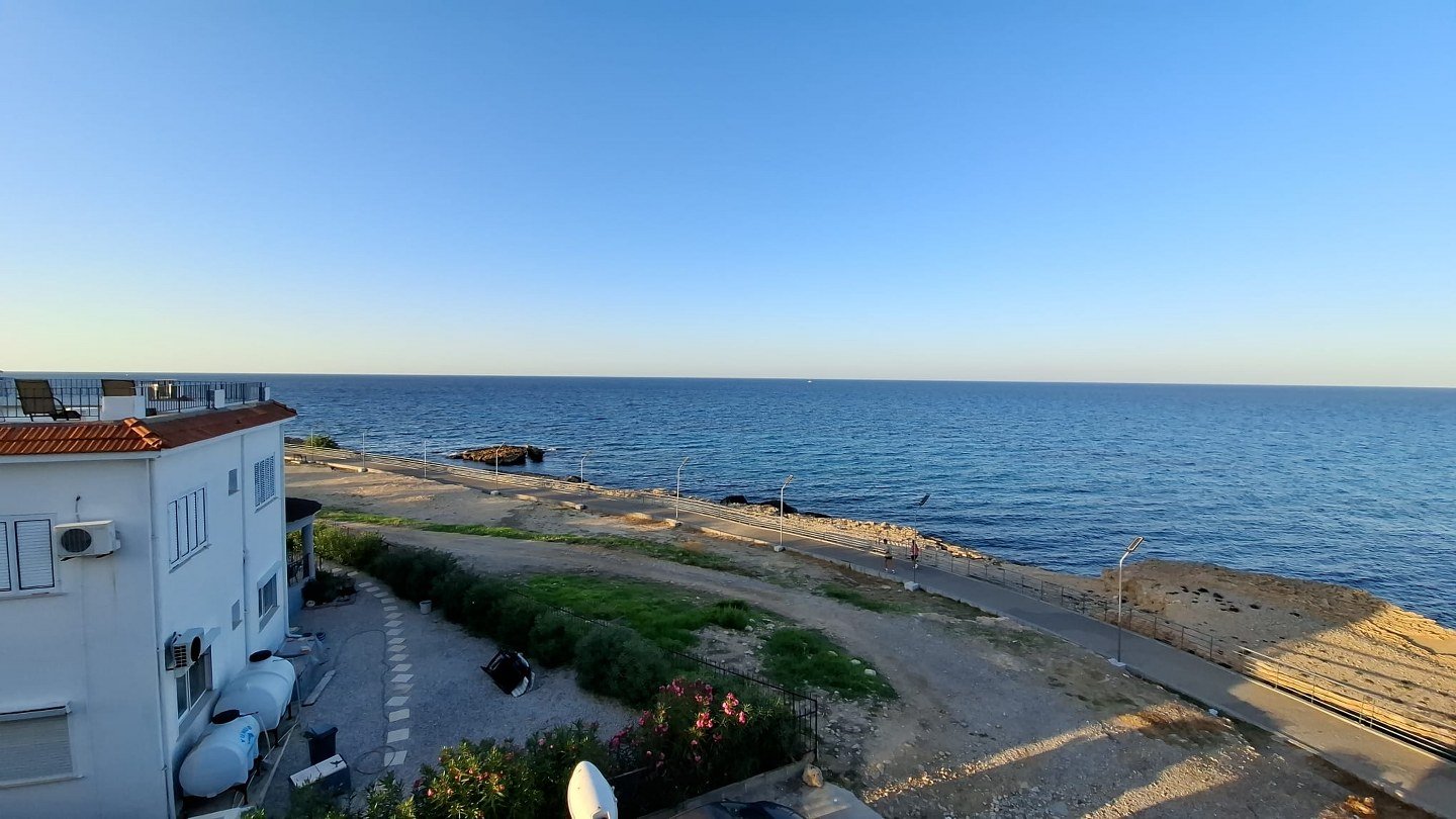 33 3 Bedroom Terrace Apartment For Rent Location Lapta Coastal Walkway Girne (Lapta Yuruyus Yolu Kyrenia)