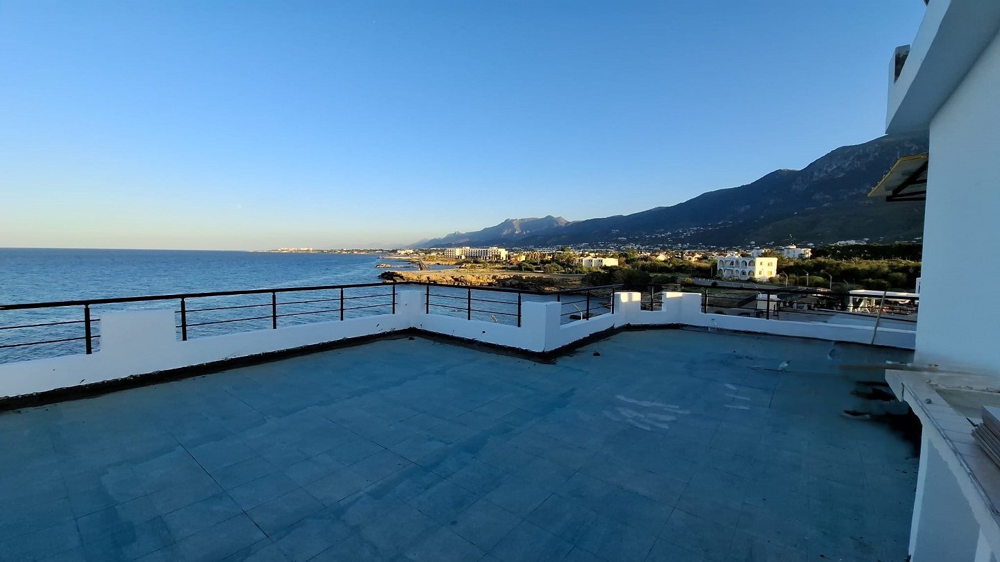 35 3 Bedroom Terrace Apartment For Rent Location Lapta Coastal Walkway Girne (Lapta Yuruyus Yolu Kyrenia)
